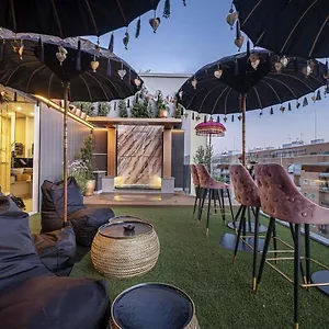 On Designed For Adults Lejlighed